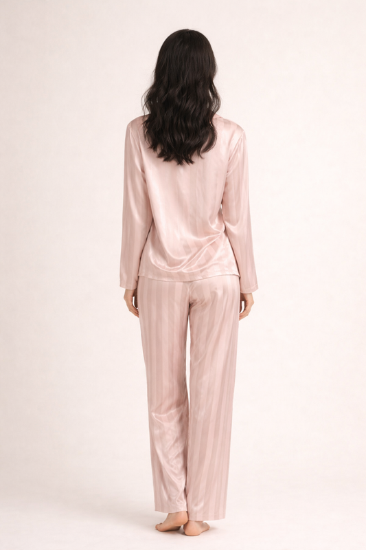 Ensemble Pyjama Satiné Rayé – Élégance & Confort